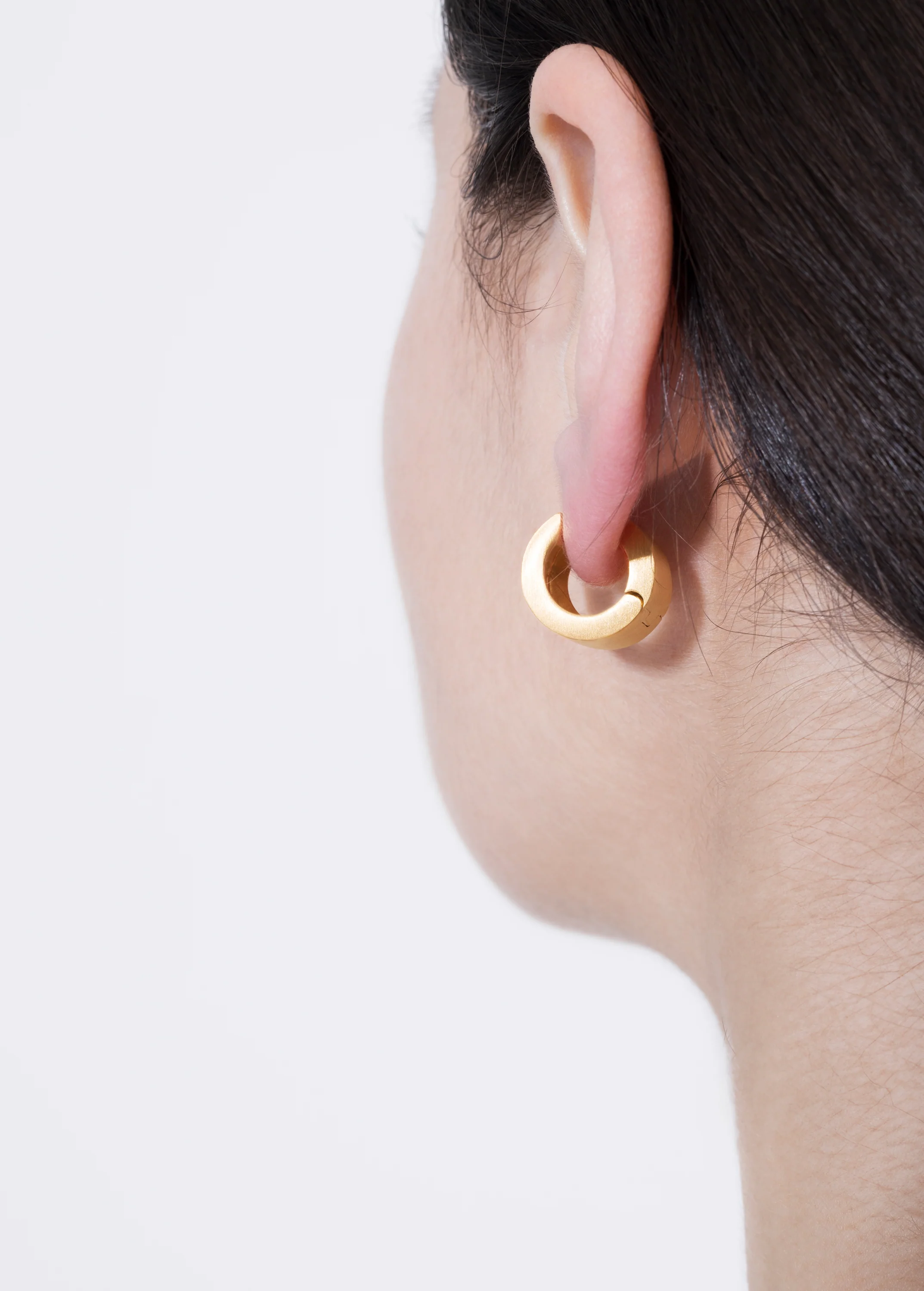 alma hoop earrings - Image 4