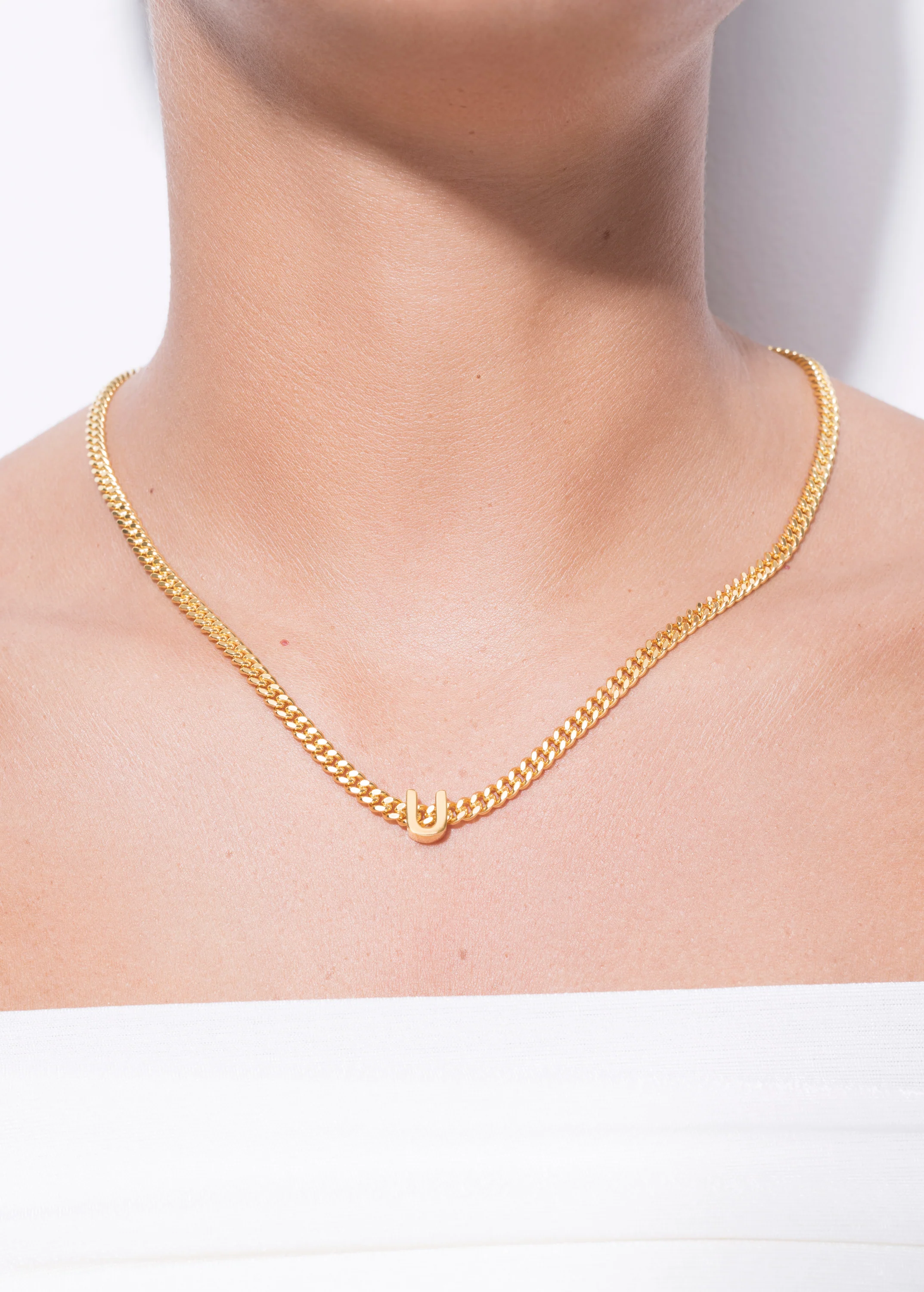 alphabet necklace with pendant U - Image 2