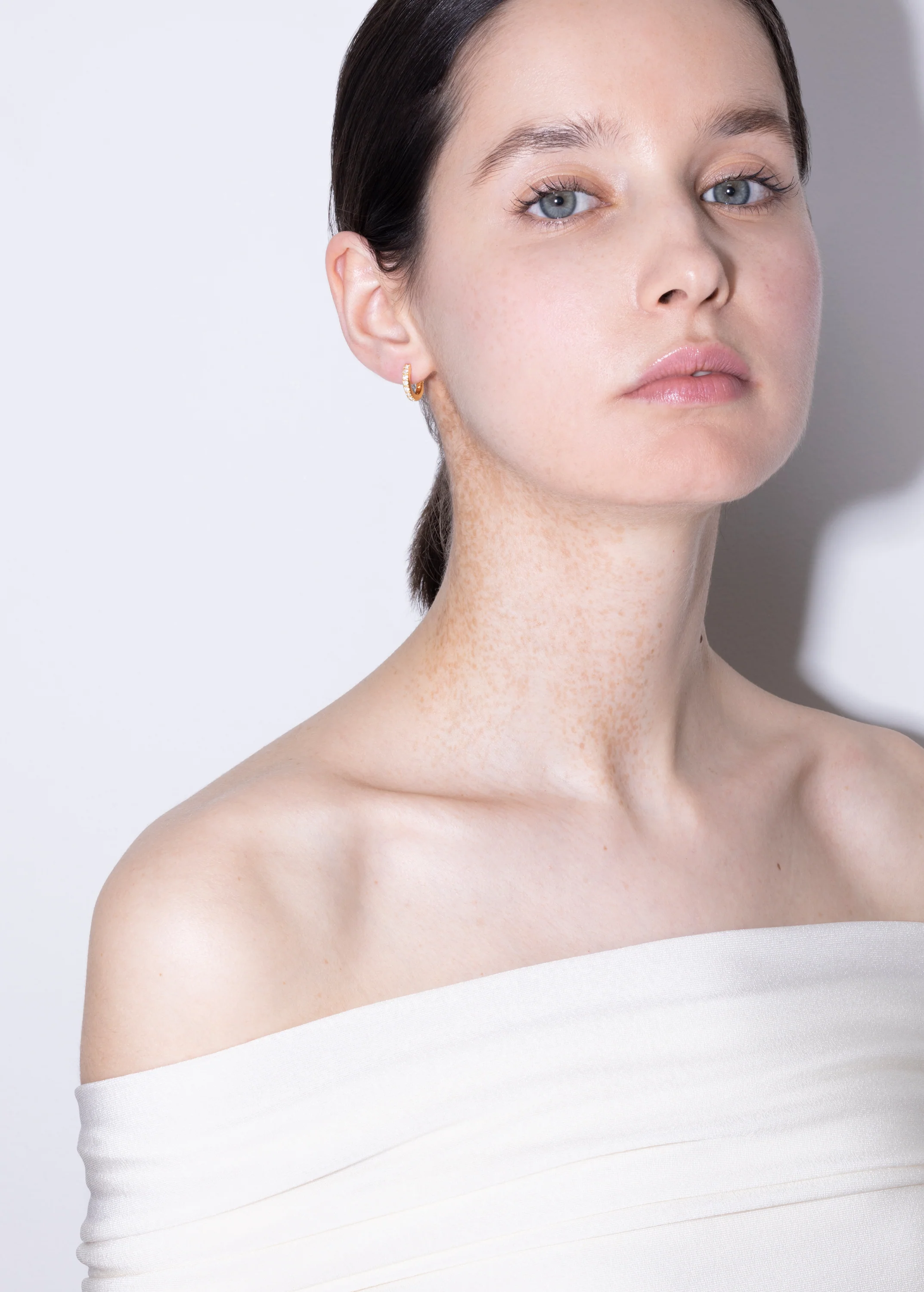 amina white huggies - Image 7