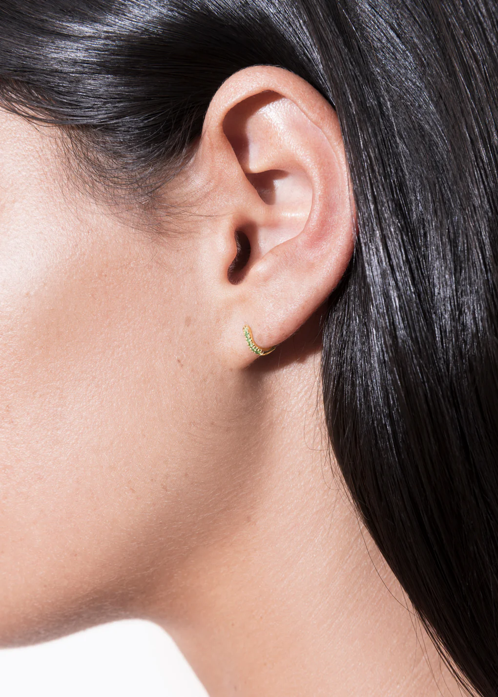 cate 5 mm hoop 18k emerald - Image 2