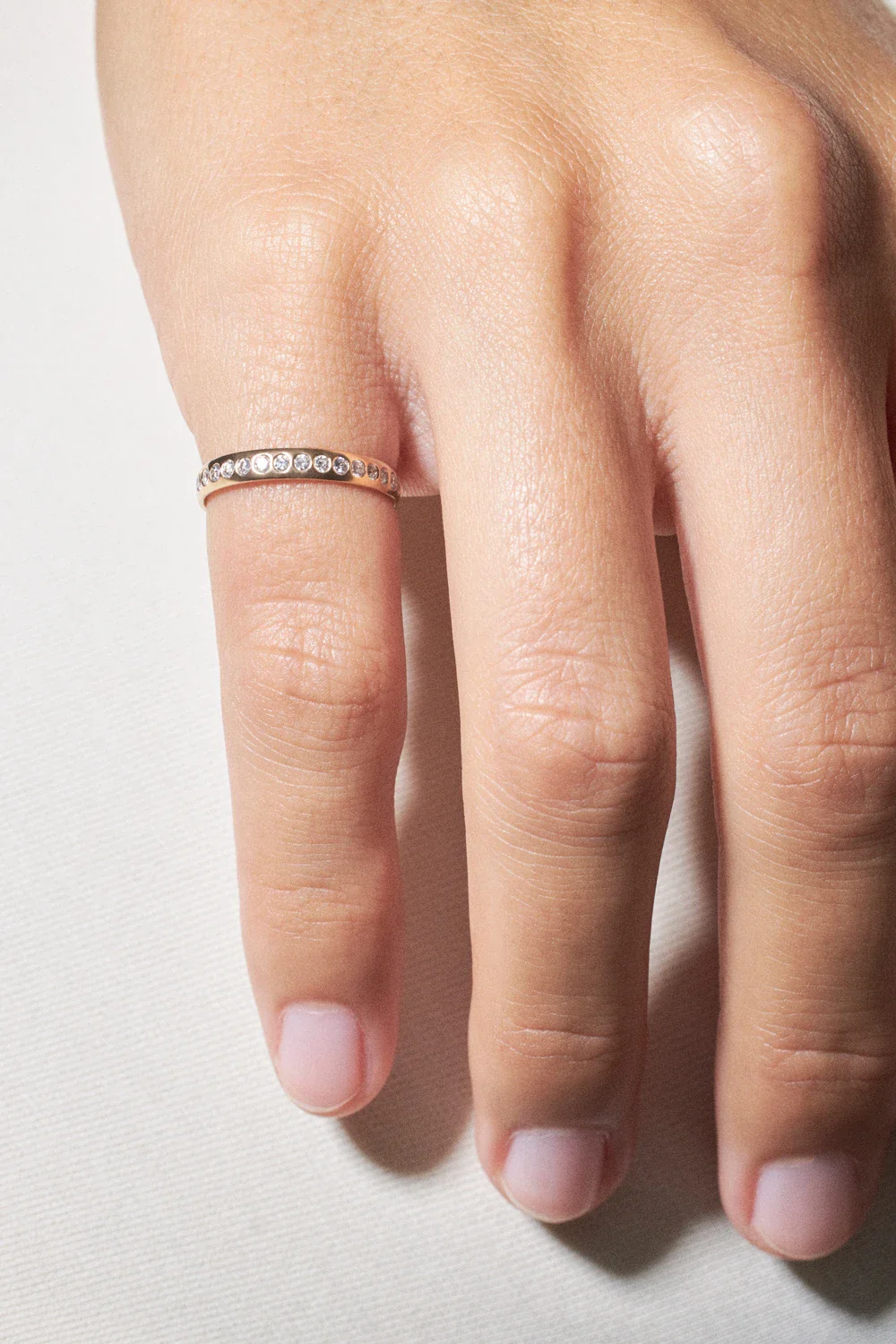 we 18k engagement multiple diamonds ring - Image 3