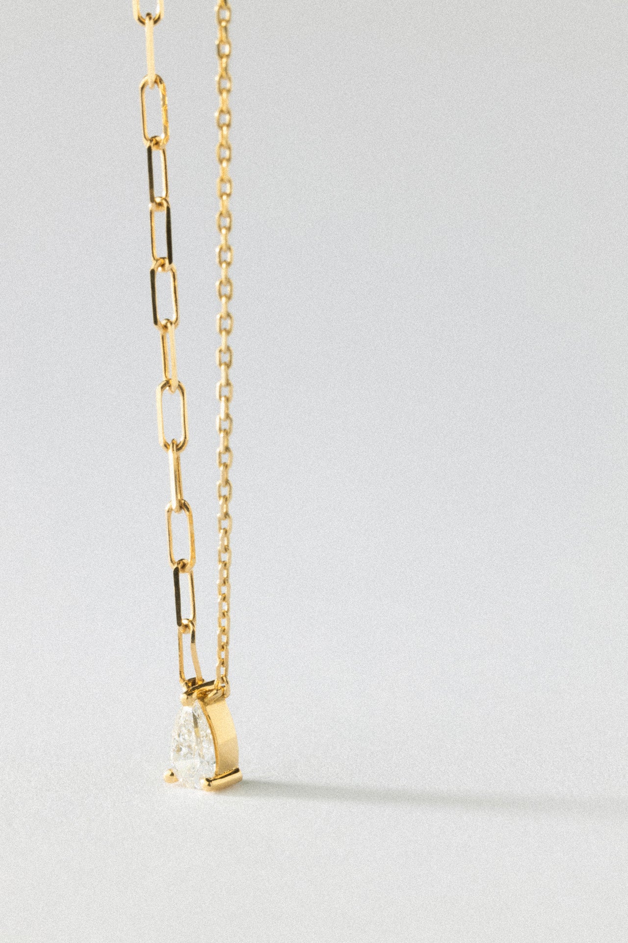 pear necklace 18k diamond - Image 3