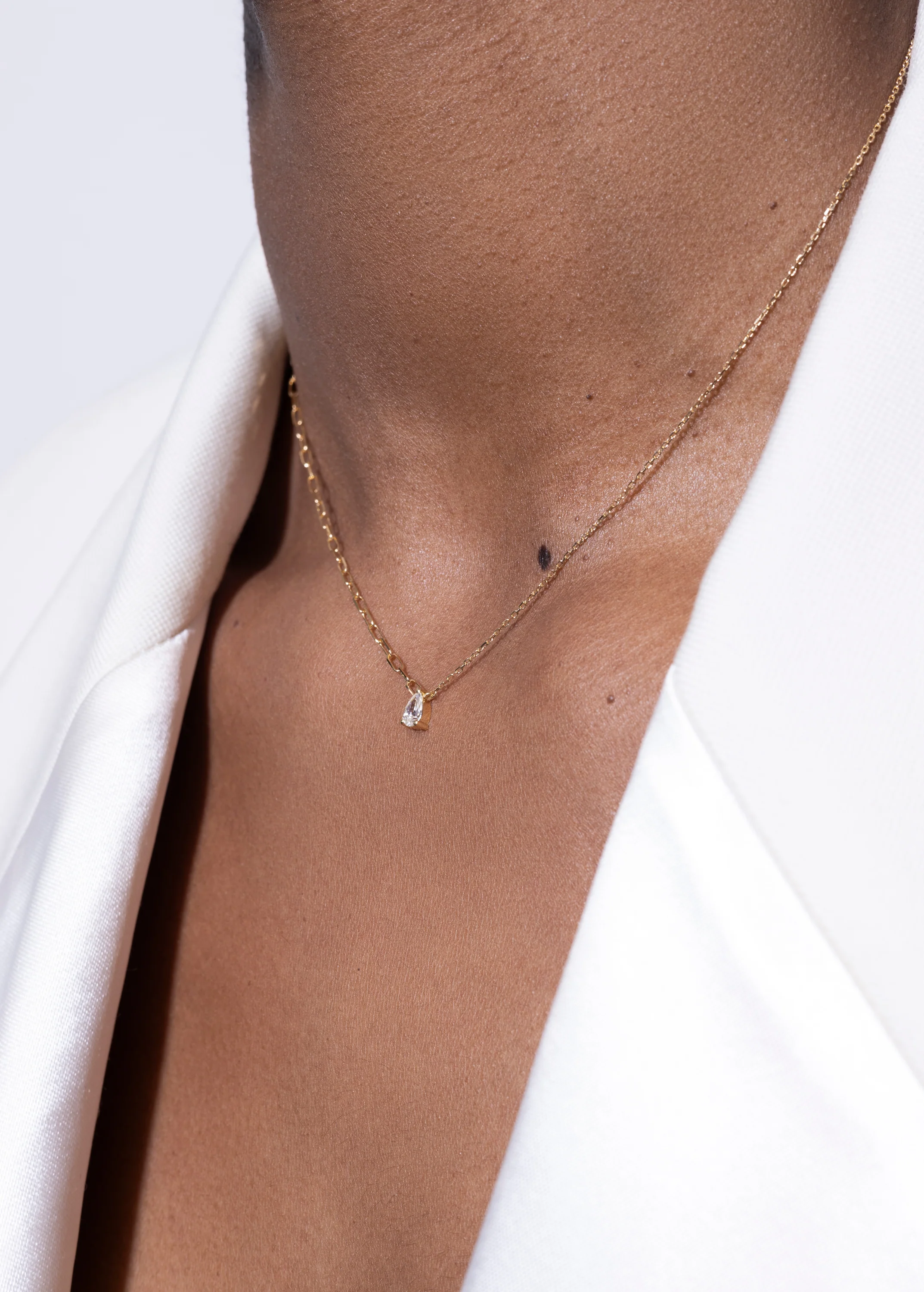 pear necklace 18k diamond - Image 4